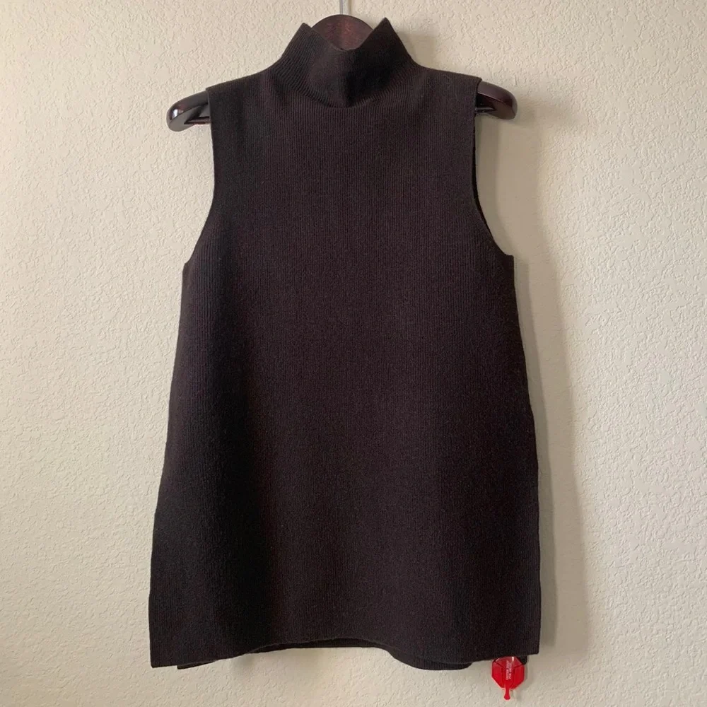 Theory wool - cashmere sleeveless mock neck vest - Picture 2 of 5